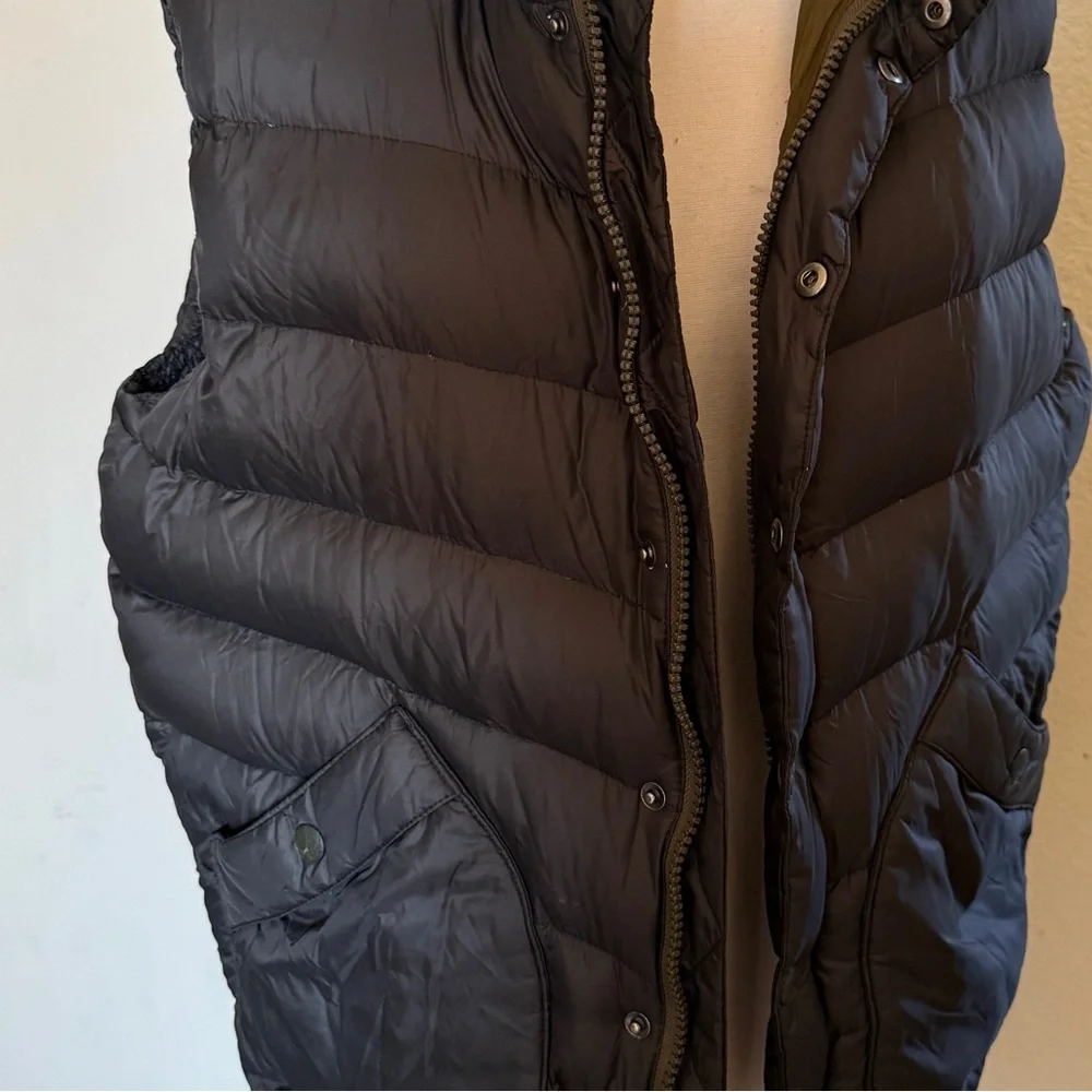 Gap Puffer Vest Men's Large Black Down filled Mock Neck Pockets Full Zip Hooded